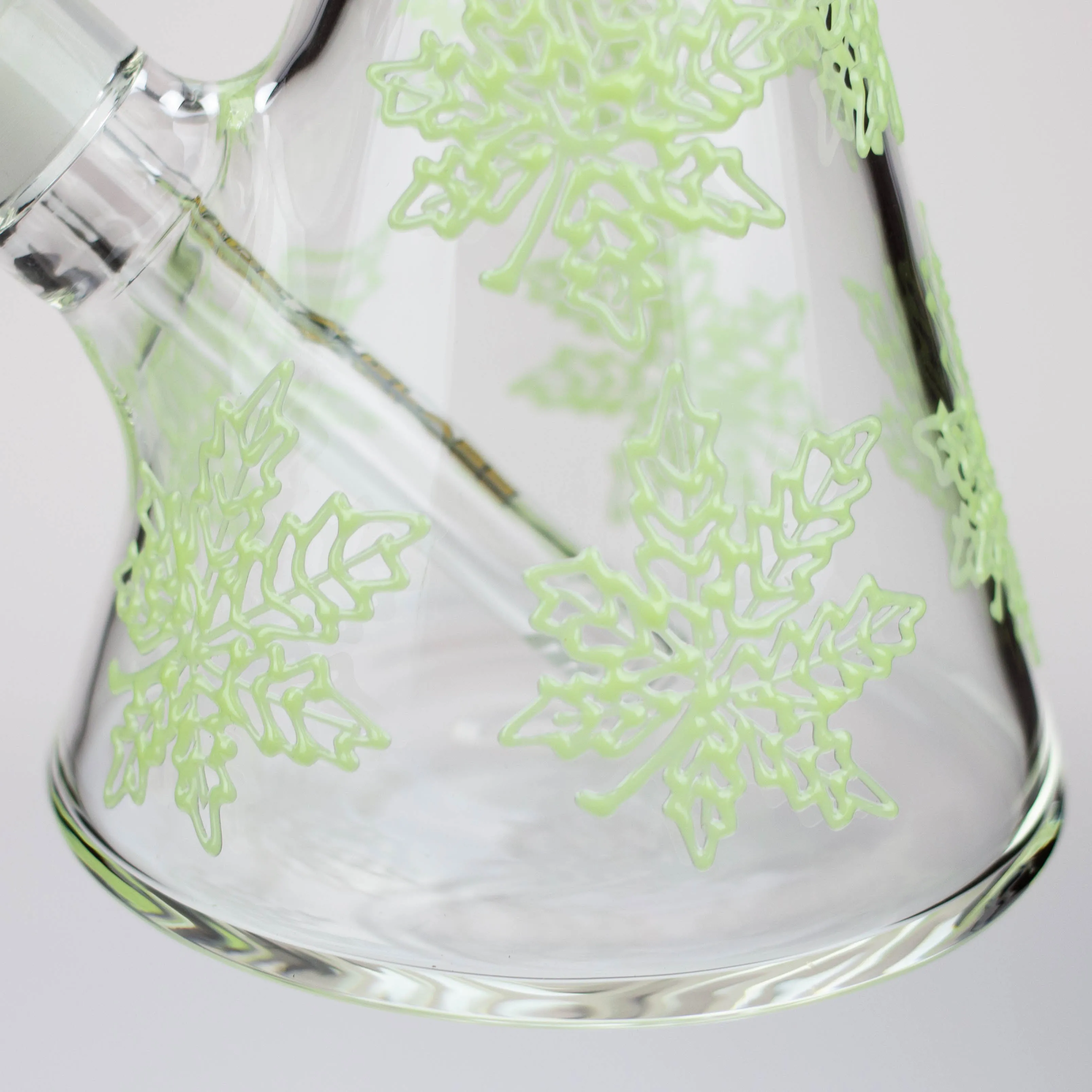 13" Glow-In-The-Dark Leaves Bong