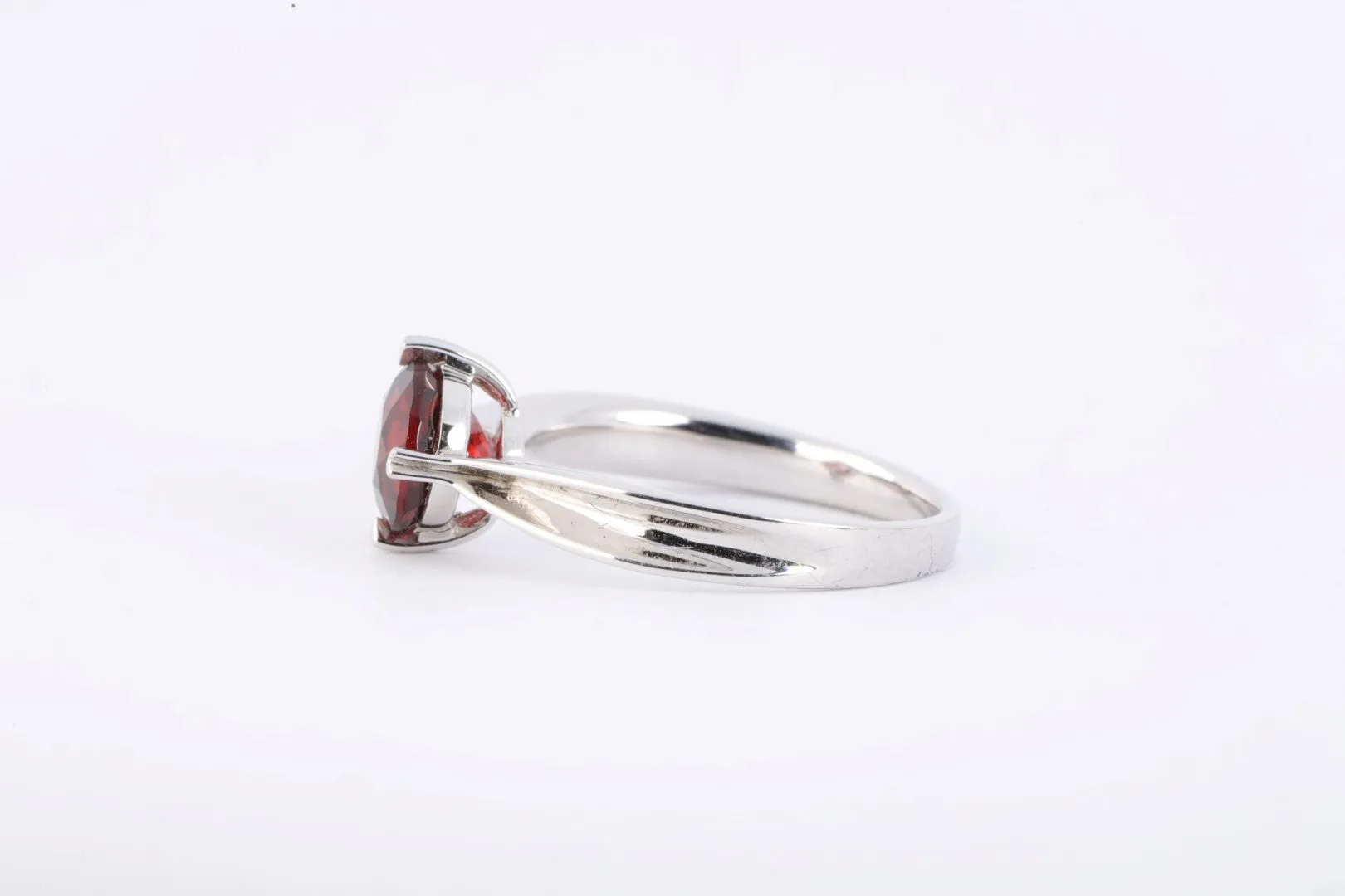 925 Silver 2.09tcw Garnet Ring Size 6.5 (2.49g.)