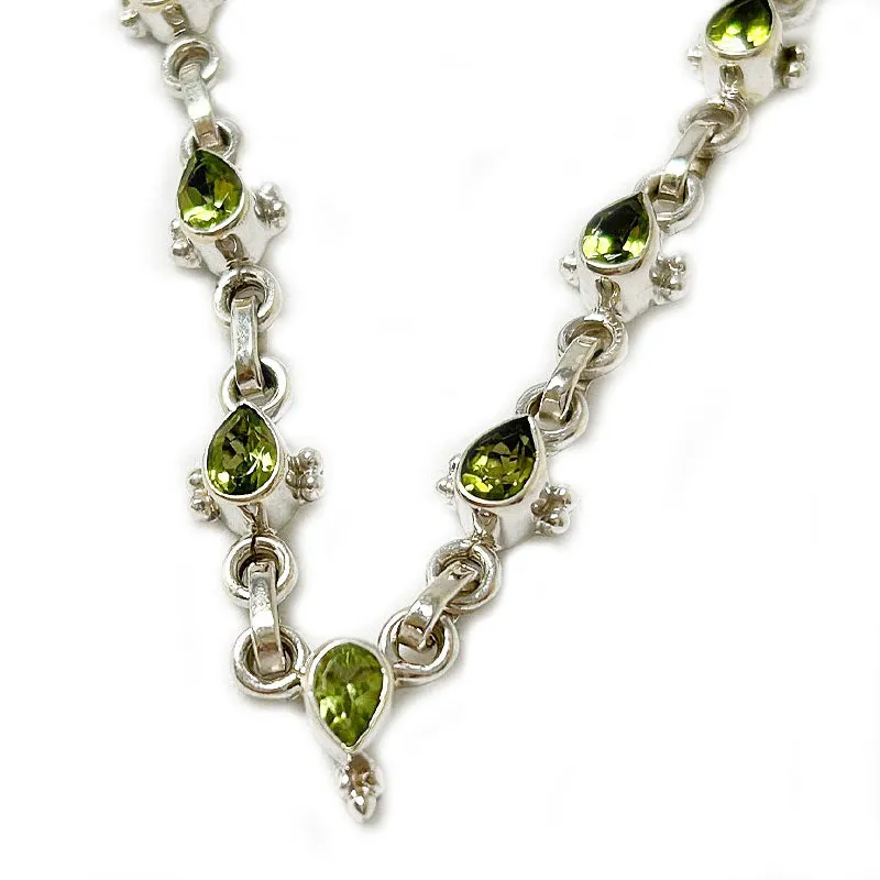 Cheche Peridot Boho Necklace