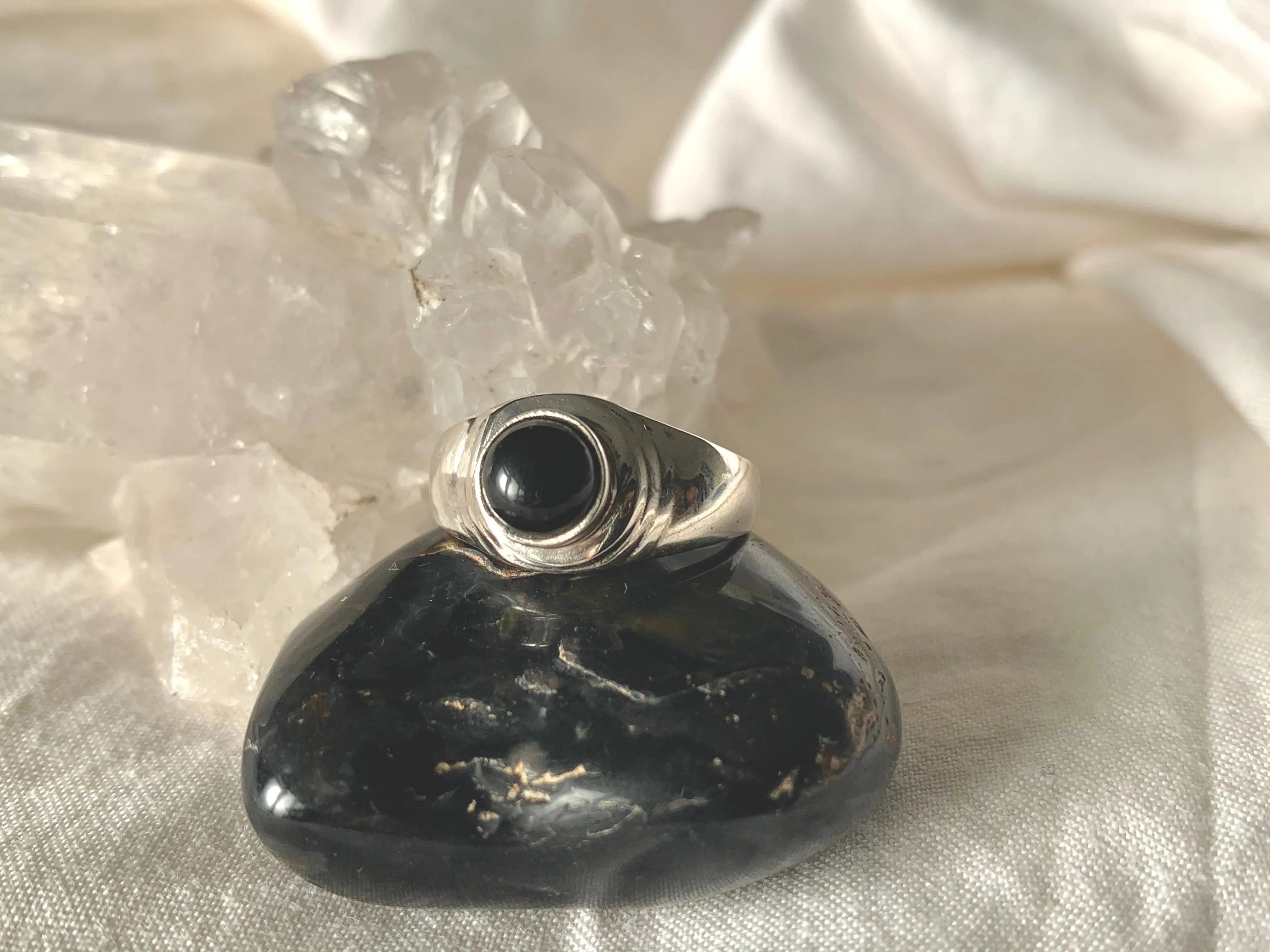 Onyx Lugo Ring